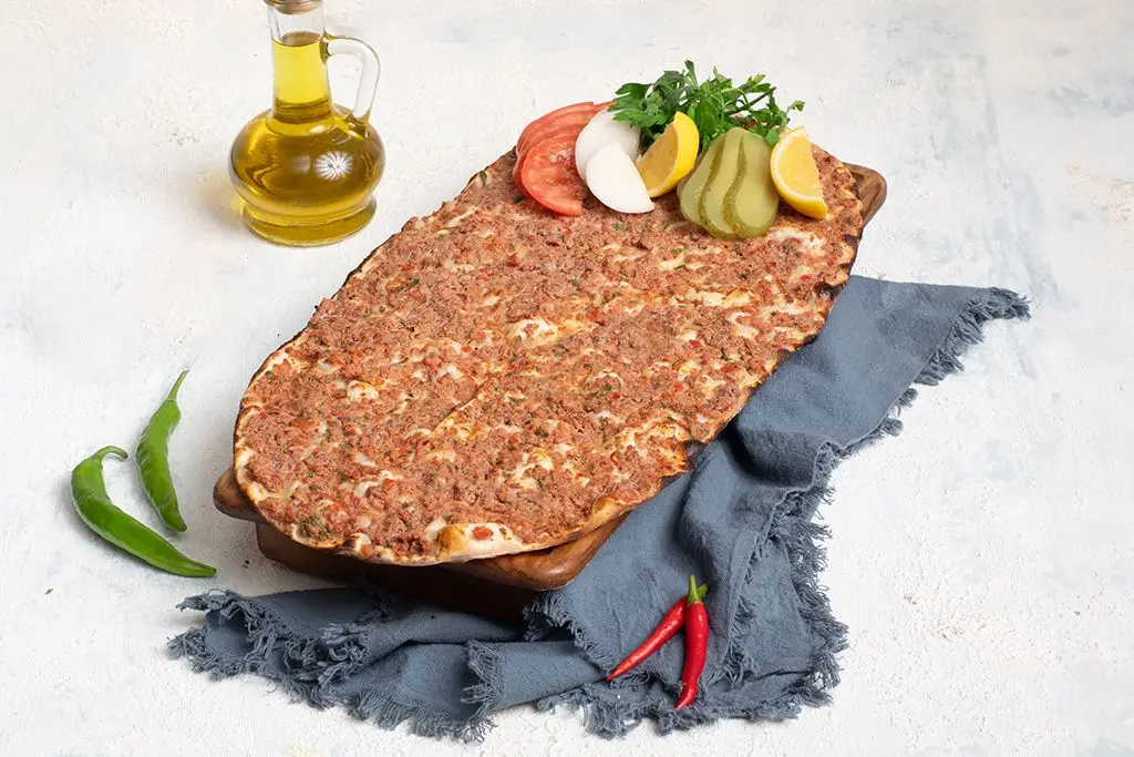 Spicy Lahmacun